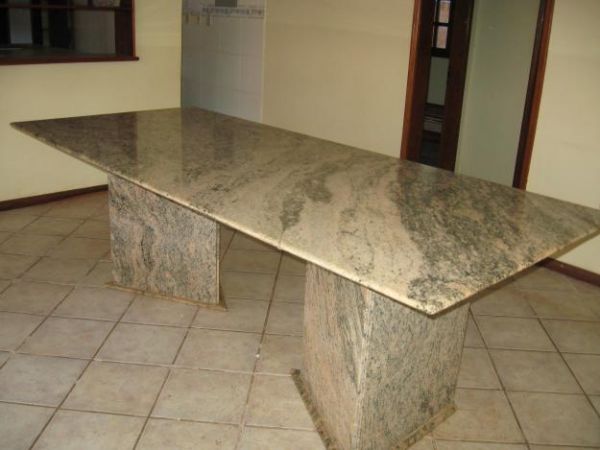 BASE BEGE