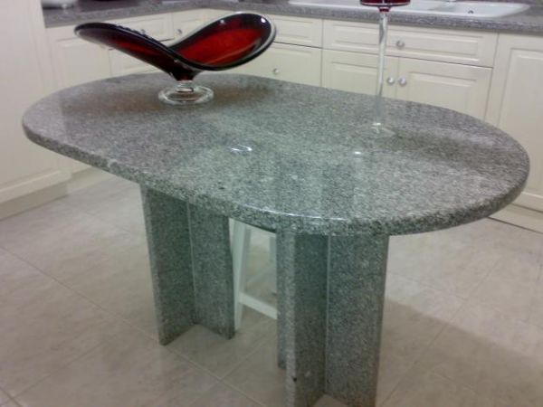 mesa cinza